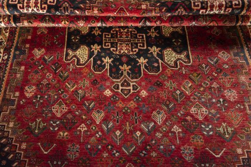 Close-up detail of 2000s Shiraz rug from Iran / Persia showing Wool weave