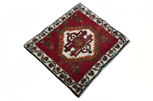 Close-up detail of 2000s Shiraz rug from Iran / Persia showing Wool weave