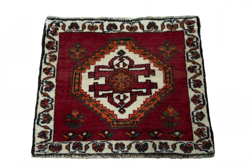 Surface texture of 2000s Shiraz rug with natural Wool and intricate pattern