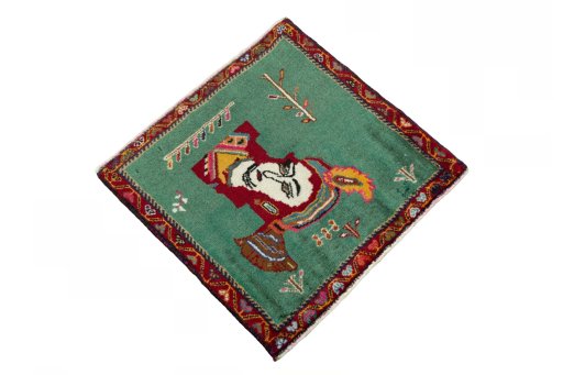 Close-up detail of 2000s Shiraz rug from Iran / Persia showing Wool weave