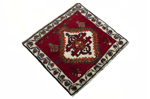 Close-up detail of 2000s Shiraz rug from Iran / Persia showing Wool weave
