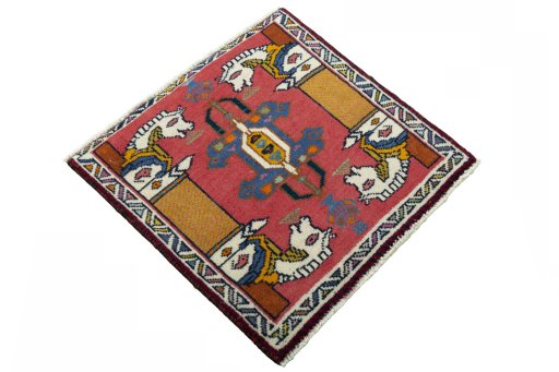 Close-up detail of 2000s Shiraz rug from Iran / Persia showing Wool weave