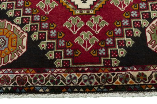 Central medallion detail of 2000s Shiraz rug from Iran / Persia