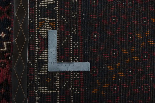 Close-up detail of 2000s Shiraz rug from Iran / Persia showing Cotton weave