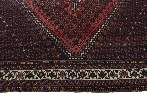 Central medallion detail of 2000s Shiraz rug from Iran / Persia