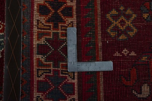 Close-up detail of 2000s Shiraz rug from Iran / Persia showing Wool weave