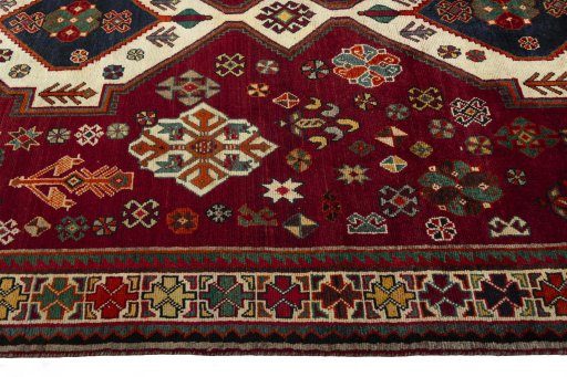 Close-up detail of 2000s Shiraz rug from Iran / Persia showing Wool weave
