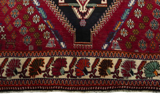 Central medallion detail of 2000s Shiraz rug from Iran / Persia