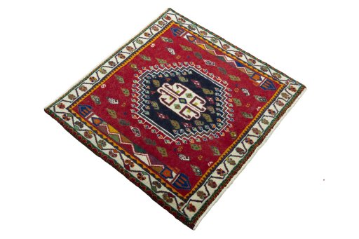 Close-up detail of 2000s Shiraz rug from Iran / Persia showing Wool weave