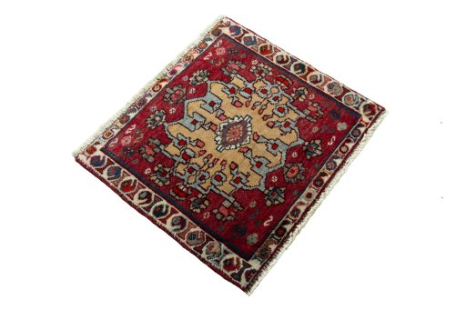 Close-up detail of 2000s Shiraz rug from Iran / Persia showing Wool weave