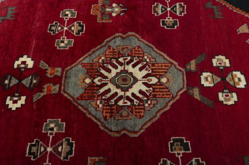 Central medallion detail of 2000s Shiraz rug from Iran / Persia