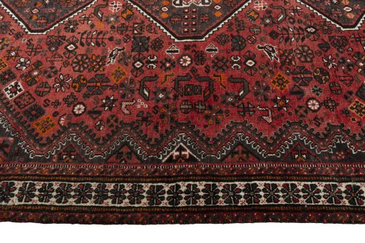 Close-up detail of 2000s Shiraz rug from Iran / Persia showing Wool weave