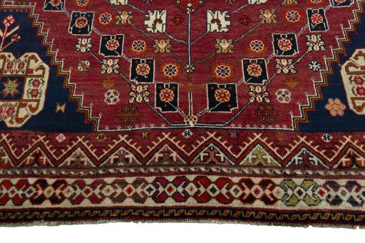 Close-up detail of 2000s Shiraz rug from Iran / Persia showing Wool weave