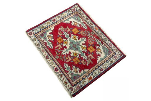 Corner detail of 2000s Shiraz rug showing border pattern and Wool pile