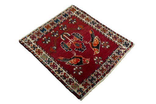Close-up detail of 2000s Shiraz rug from Iran / Persia showing Wool weave