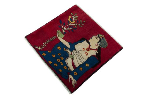 Corner detail of 2000s Shiraz rug showing border pattern and Wool pile