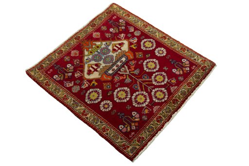 Close-up detail of 2000s Shiraz rug from Iran / Persia showing Wool weave