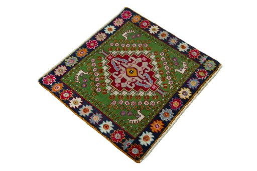 Close-up detail of 2000s Shiraz rug from Iran / Persia showing Wool weave