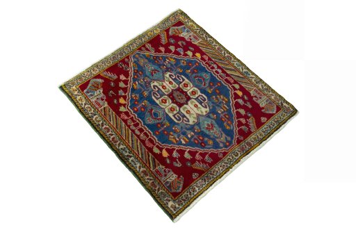 Close-up detail of 2000s Shiraz rug from Iran / Persia showing Wool weave