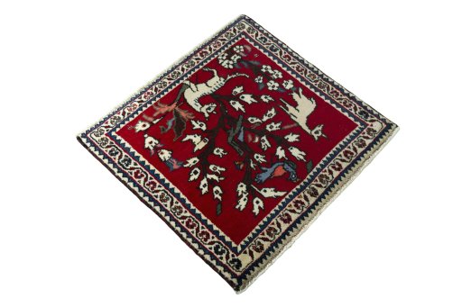 Close-up detail of 2000s Shiraz rug from Iran / Persia showing Wool weave