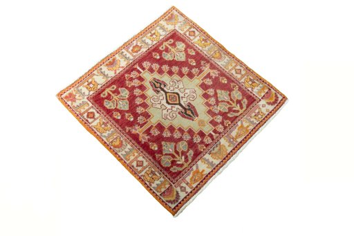 Close-up detail of 2000s Shiraz rug from Iran / Persia showing Wool weave
