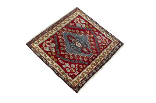 Close-up detail of 2000s Shiraz rug from Iran / Persia showing Wool weave