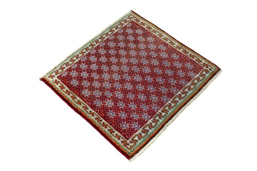Close-up detail of 2000s Shiraz rug from Iran / Persia showing Wool weave