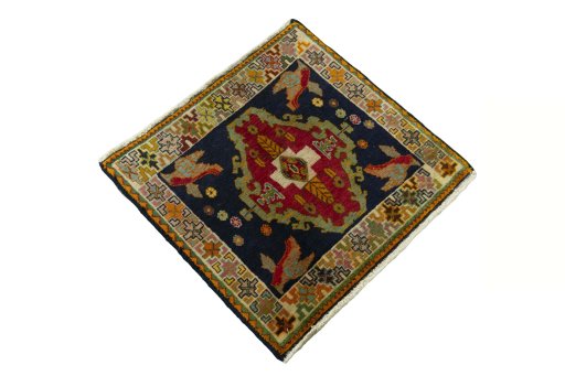 Close-up detail of 2000s Shiraz rug from Iran / Persia showing Wool weave