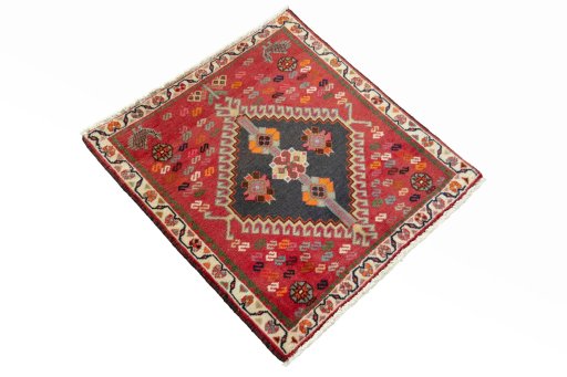 Close-up detail of 2000s Shiraz rug from Iran / Persia showing Wool weave