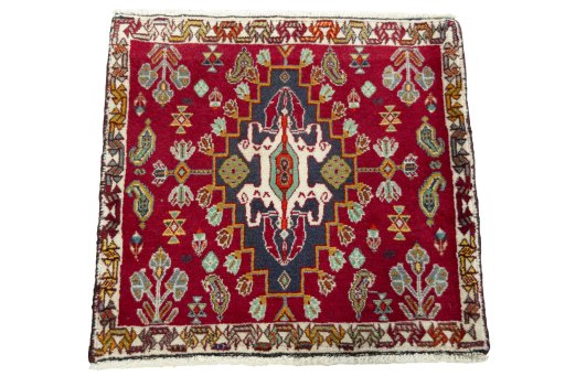 Surface texture of 2000s Shiraz rug with natural Wool and intricate pattern