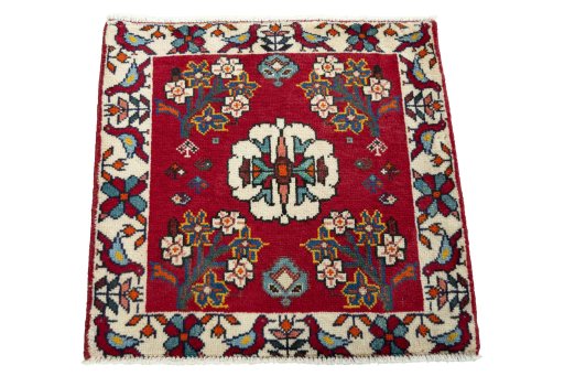 Surface texture of 2000s Shiraz rug with natural Wool and intricate pattern