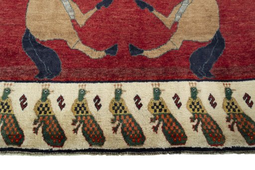 Central medallion detail of 2000s Shiraz rug from Iran / Persia