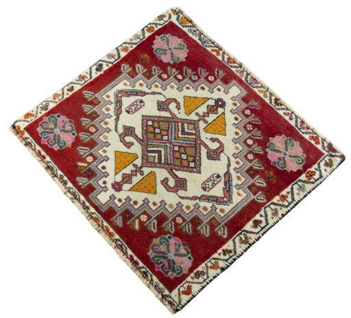 Corner detail of 1970s Shiraz rug showing border pattern and Wool pile