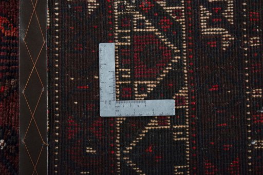 Close-up detail of 2000s Shiraz rug from Iran / Persia showing Wool weave
