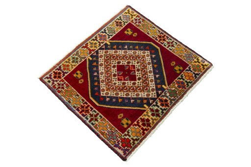 Close-up detail of 2000s Shiraz rug from Iran / Persia showing Wool weave