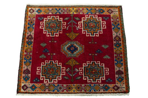 Surface texture of 2000s Shiraz rug with natural Wool and intricate pattern