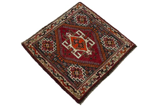Close-up detail of 2000s Shiraz rug from Iran / Persia showing Wool weave