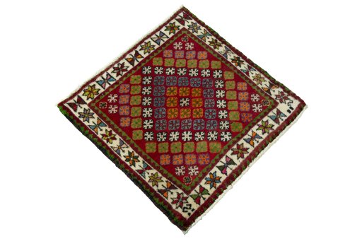 Close-up detail of 2000s Shiraz rug from Iran / Persia showing Wool weave