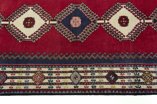 Close-up detail of 2000s Shiraz rug from Iran / Persia showing Wool weave