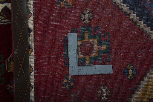 Close-up detail of 2000s Shiraz rug from Iran / Persia showing Wool weave
