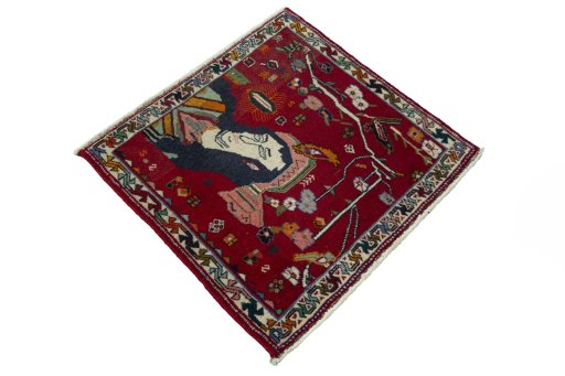 Close-up detail of 2000s Shiraz rug from Iran / Persia showing Wool weave