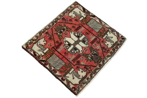 Close-up detail of 2000s Shiraz rug from Iran / Persia showing Wool weave