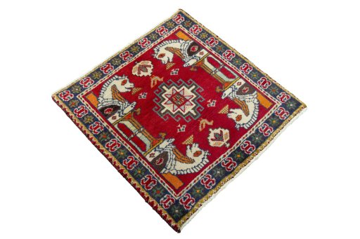 Close-up detail of 2000s Shiraz rug from Iran / Persia showing Wool weave