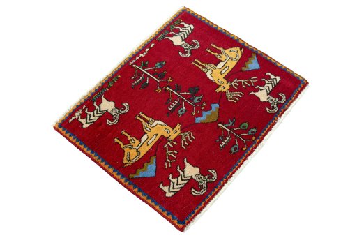 Close-up detail of 2000s Shiraz rug from Iran / Persia showing Wool weave