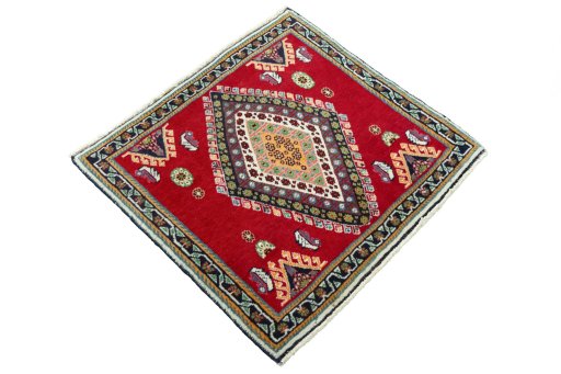 Close-up detail of 2000s Shiraz rug from Iran / Persia showing Wool weave
