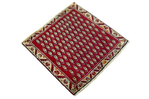 Close-up detail of 2000s Shiraz rug from Iran / Persia showing Wool weave
