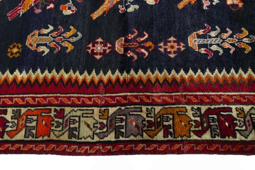 Close-up detail of 2000s Shiraz rug from Iran / Persia showing Wool weave