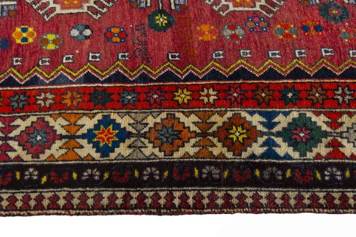 Close-up detail of 2000s Shiraz rug from Iran / Persia showing Wool weave