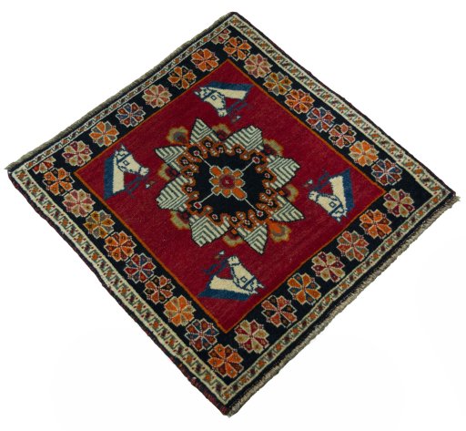 Close-up detail of 2000s Shiraz rug from Iran / Persia showing Wool weave