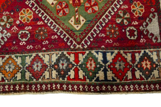 Central medallion detail of 2000s Shiraz rug from Iran / Persia